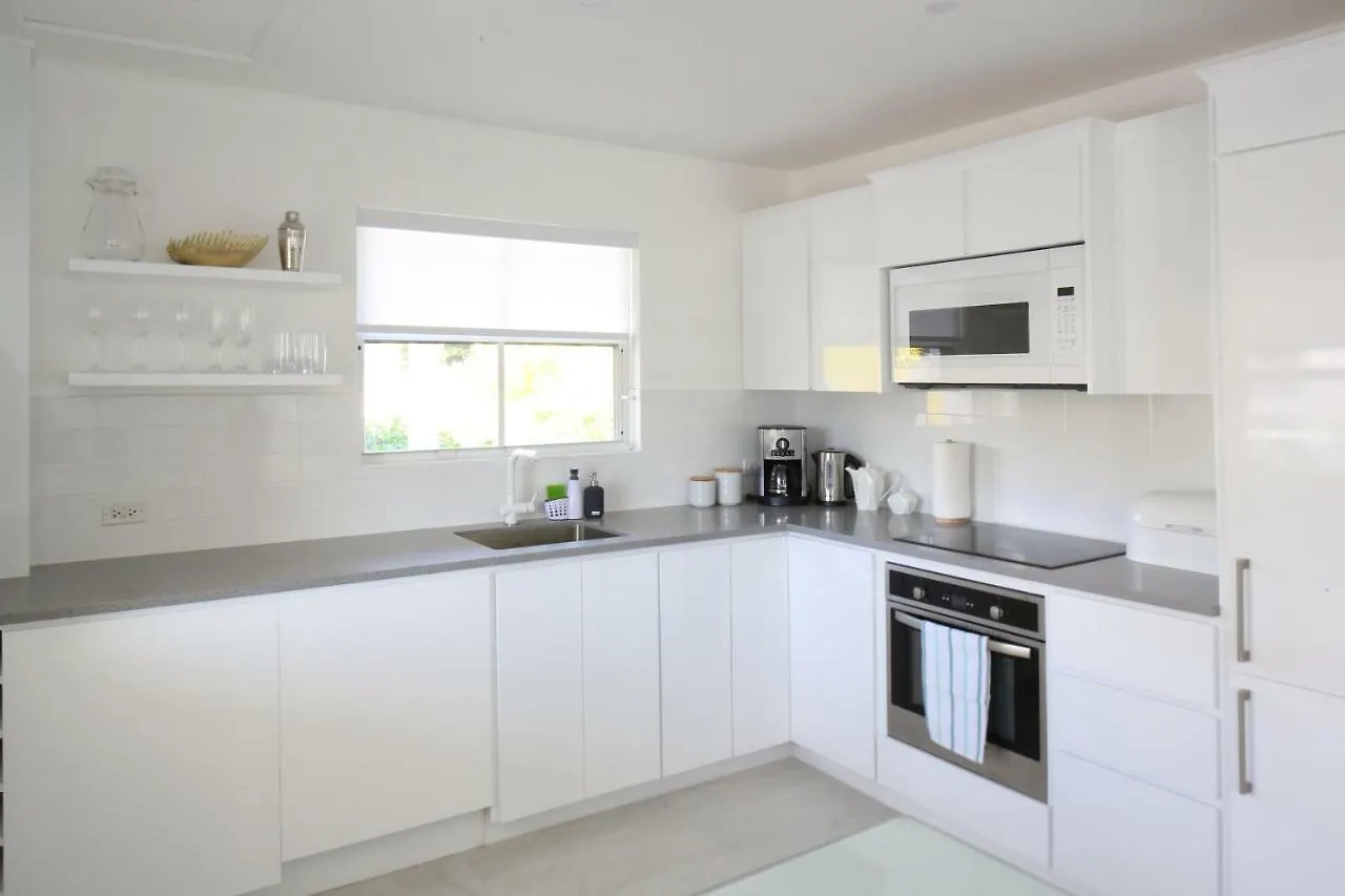 Sea Glass Villa - Spacious 3 Bed / 2 Bath Saint James