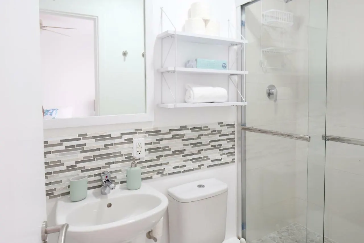 Sea Glass Villa - Spacious 3 Bed / 2 Bath Saint James 0*,  Barbados